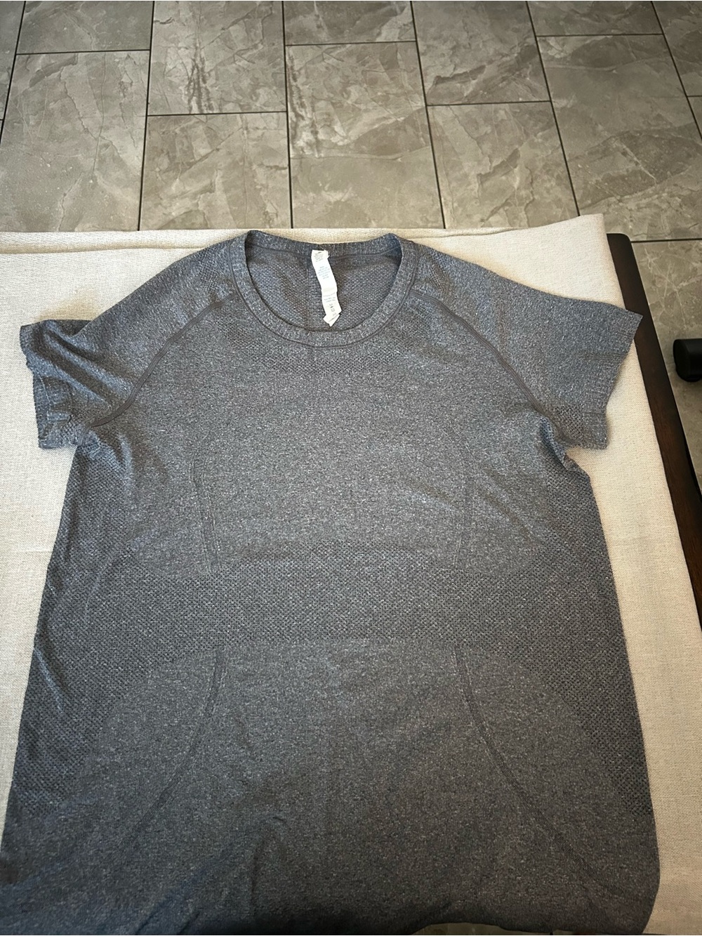 lululemon athletica Men's Heathered Charcoal Short Sleeve Crew